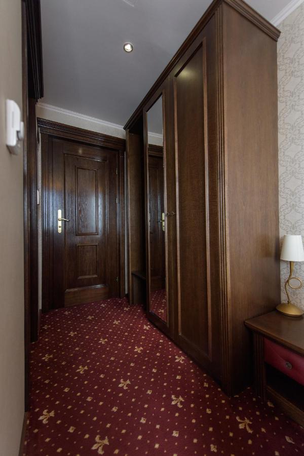 Hotel Golden Palace ママイア エクステリア 写真