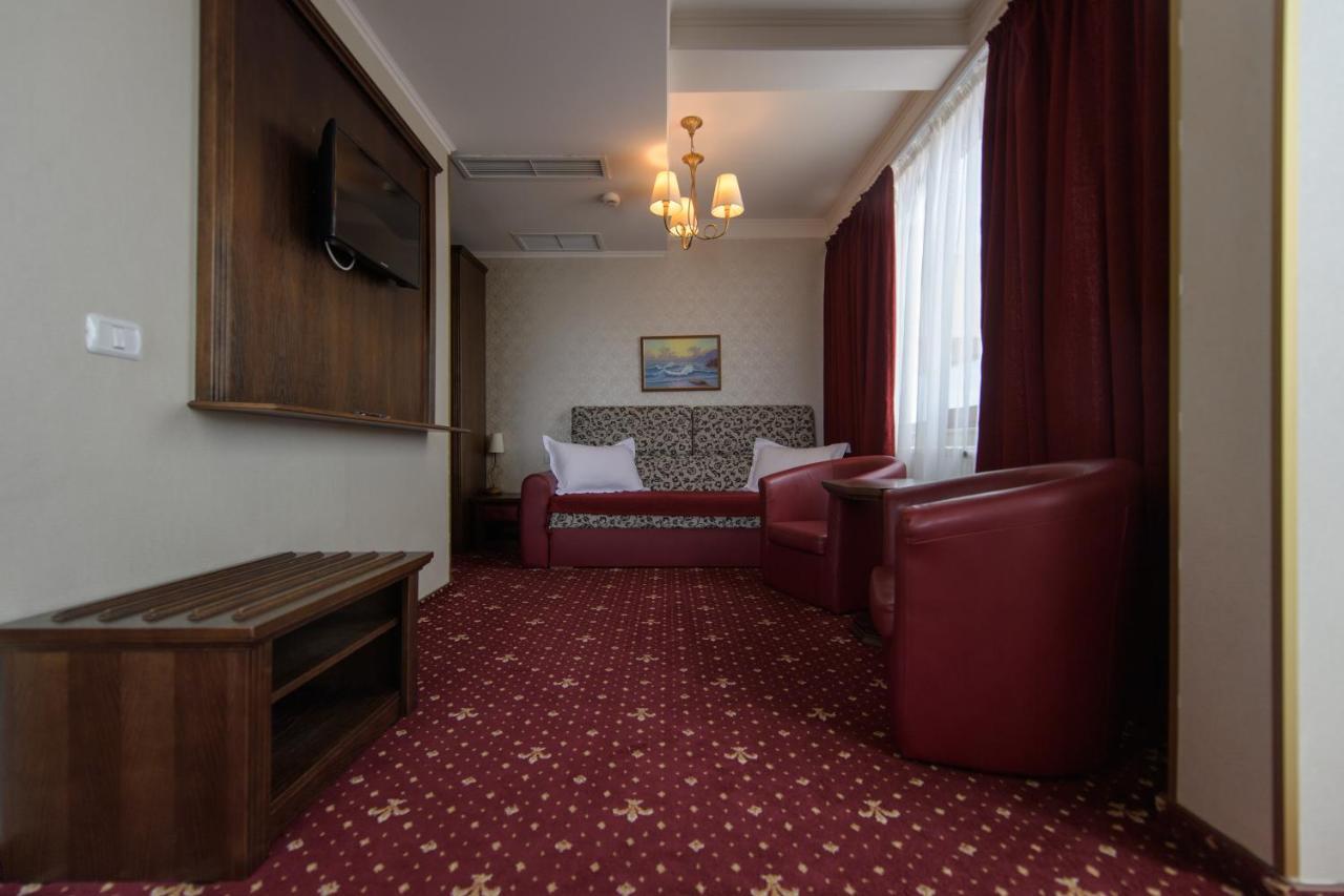 Hotel Golden Palace ママイア エクステリア 写真