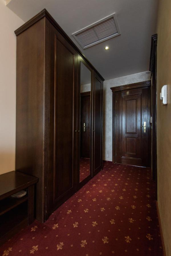 Hotel Golden Palace ママイア エクステリア 写真